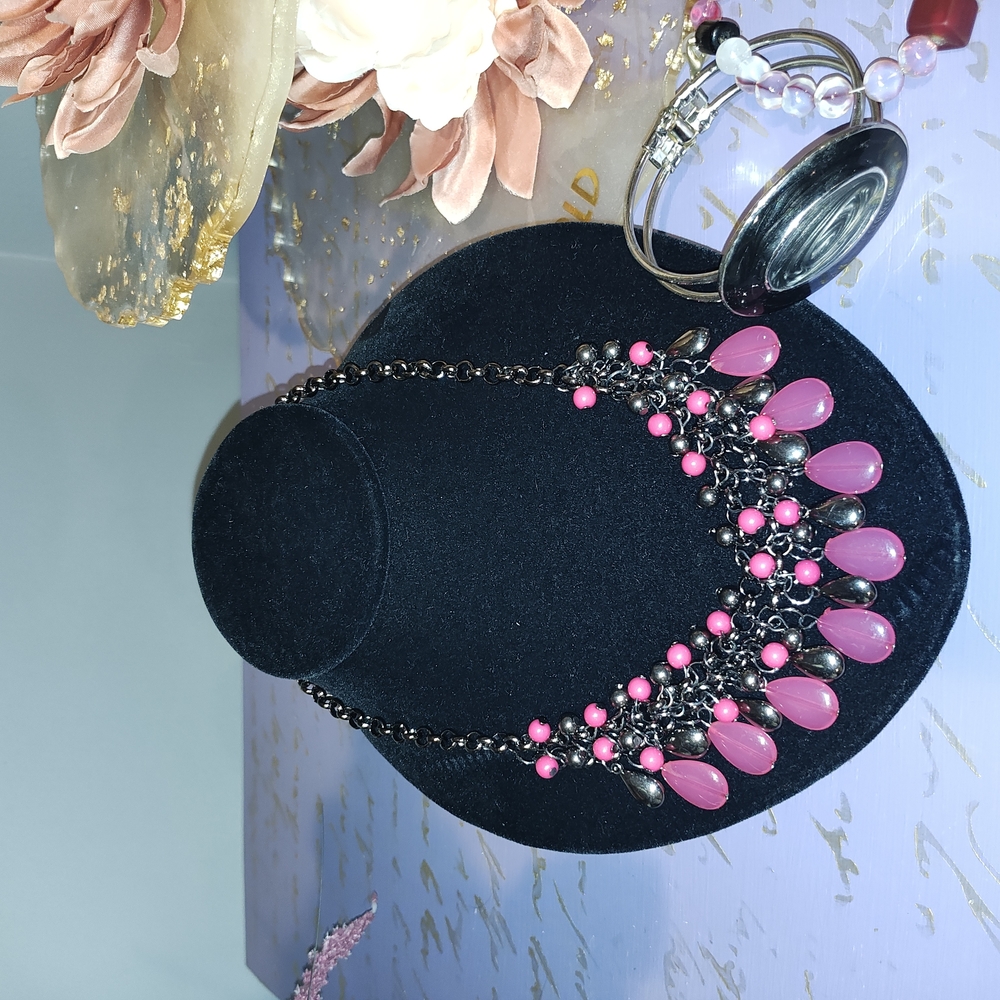 Elegant Pink Necklace